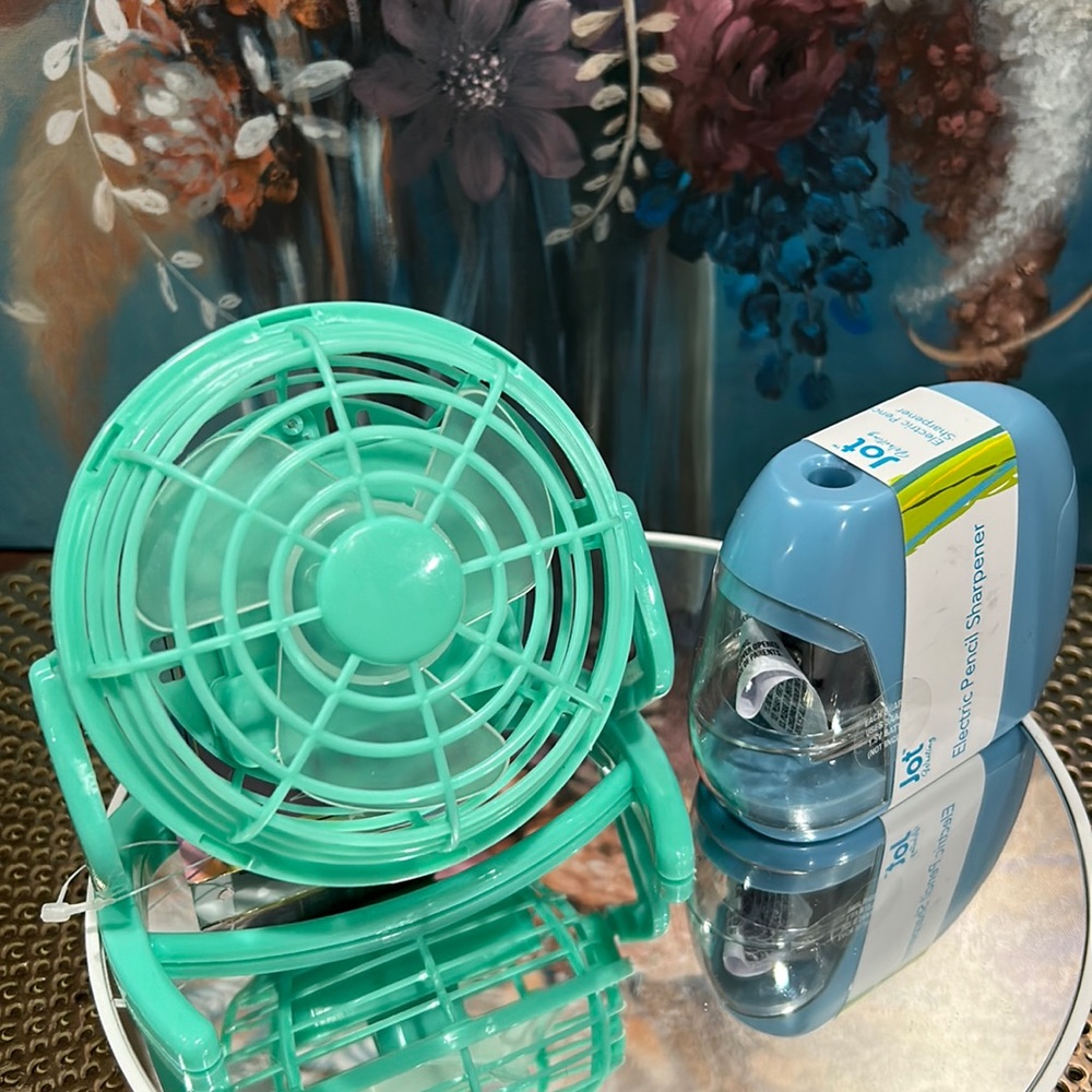 Schools in session bundle Mini fan, pension sharpener. Battery operated.